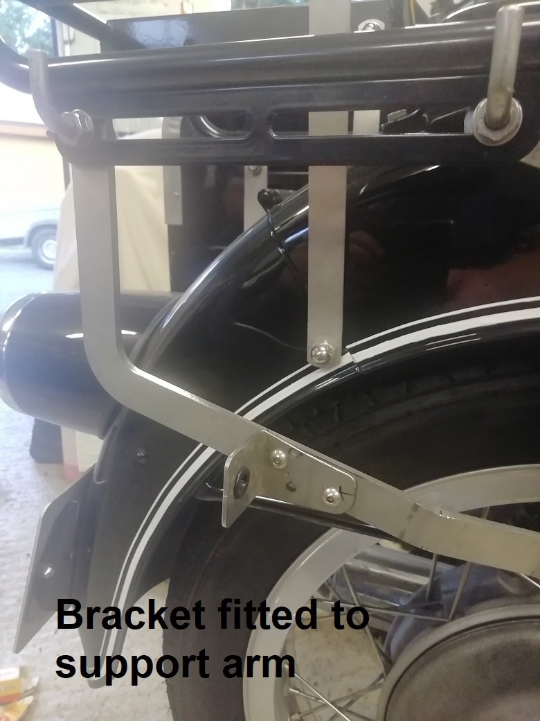 Lock fitting kit for panniers to frame, pair