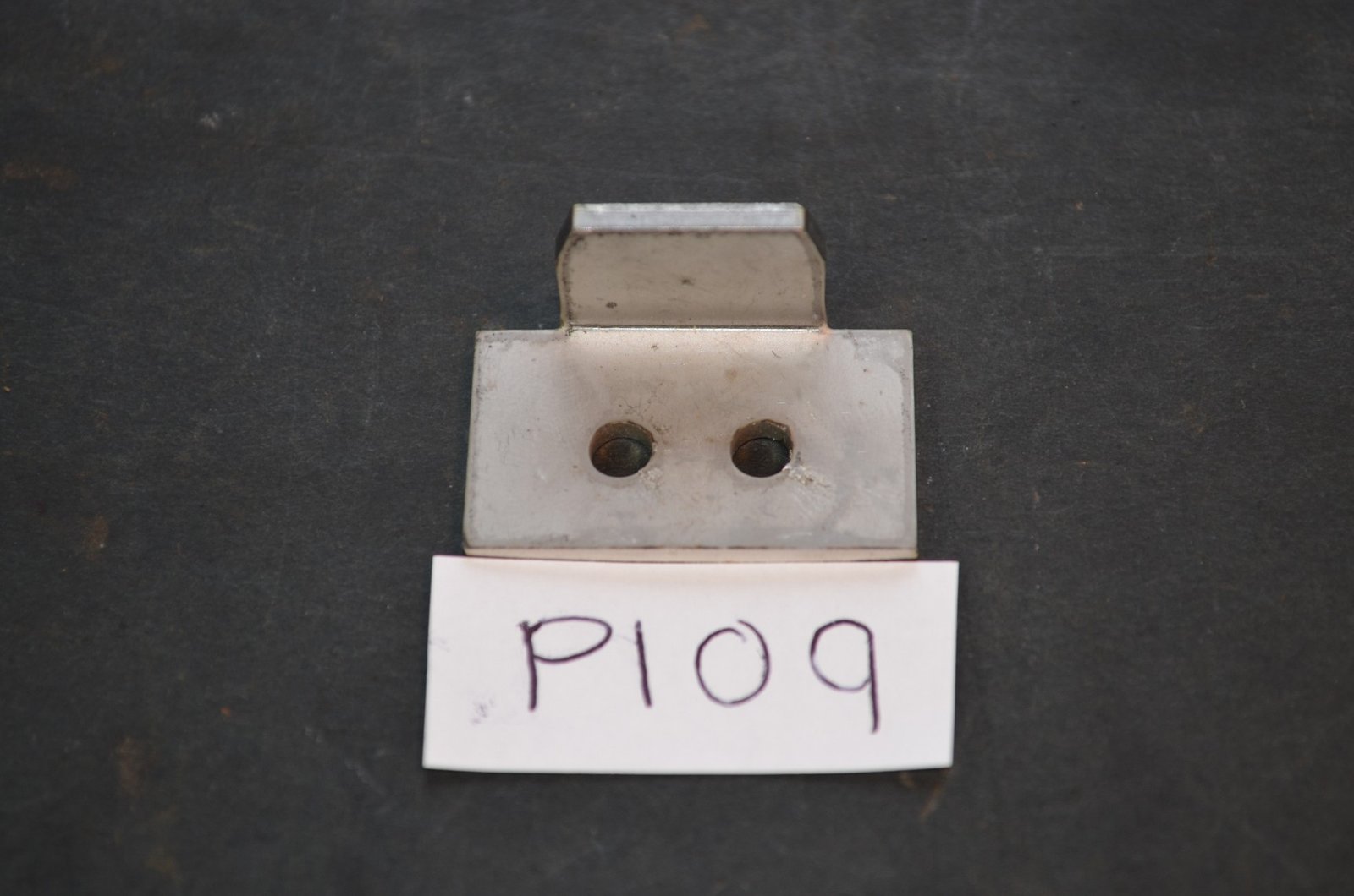 Tongue for lift off lid